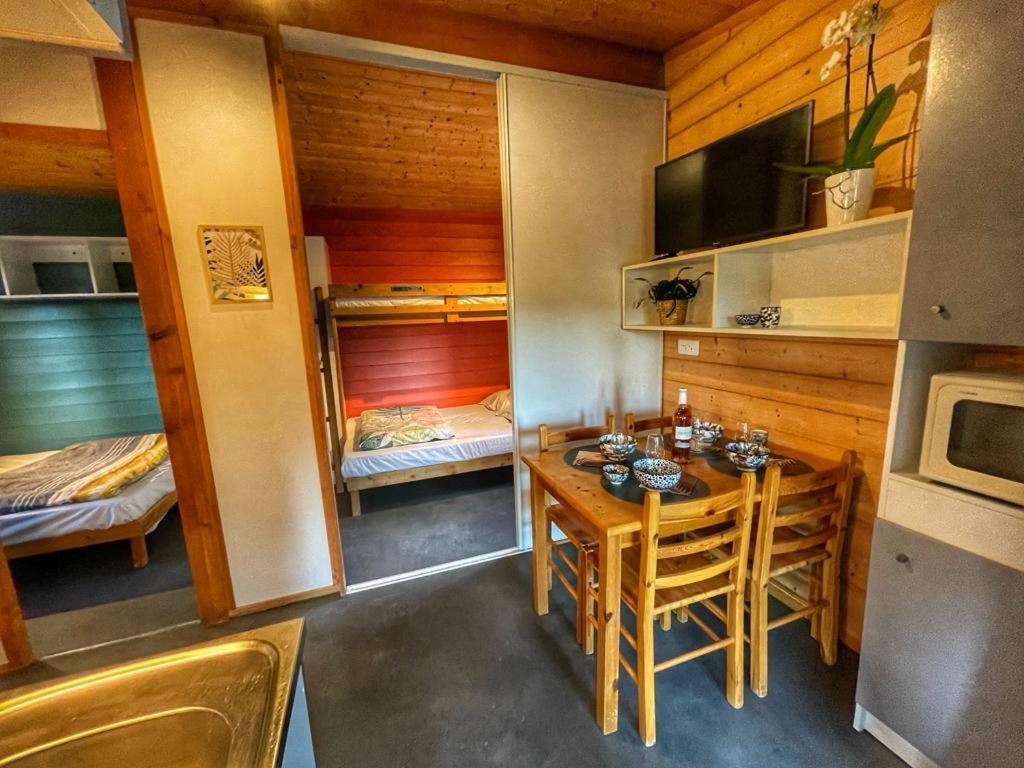 Village De Chalets Joyeuse Dış mekan fotoğraf