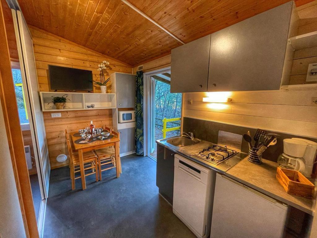 Village De Chalets Joyeuse Dış mekan fotoğraf